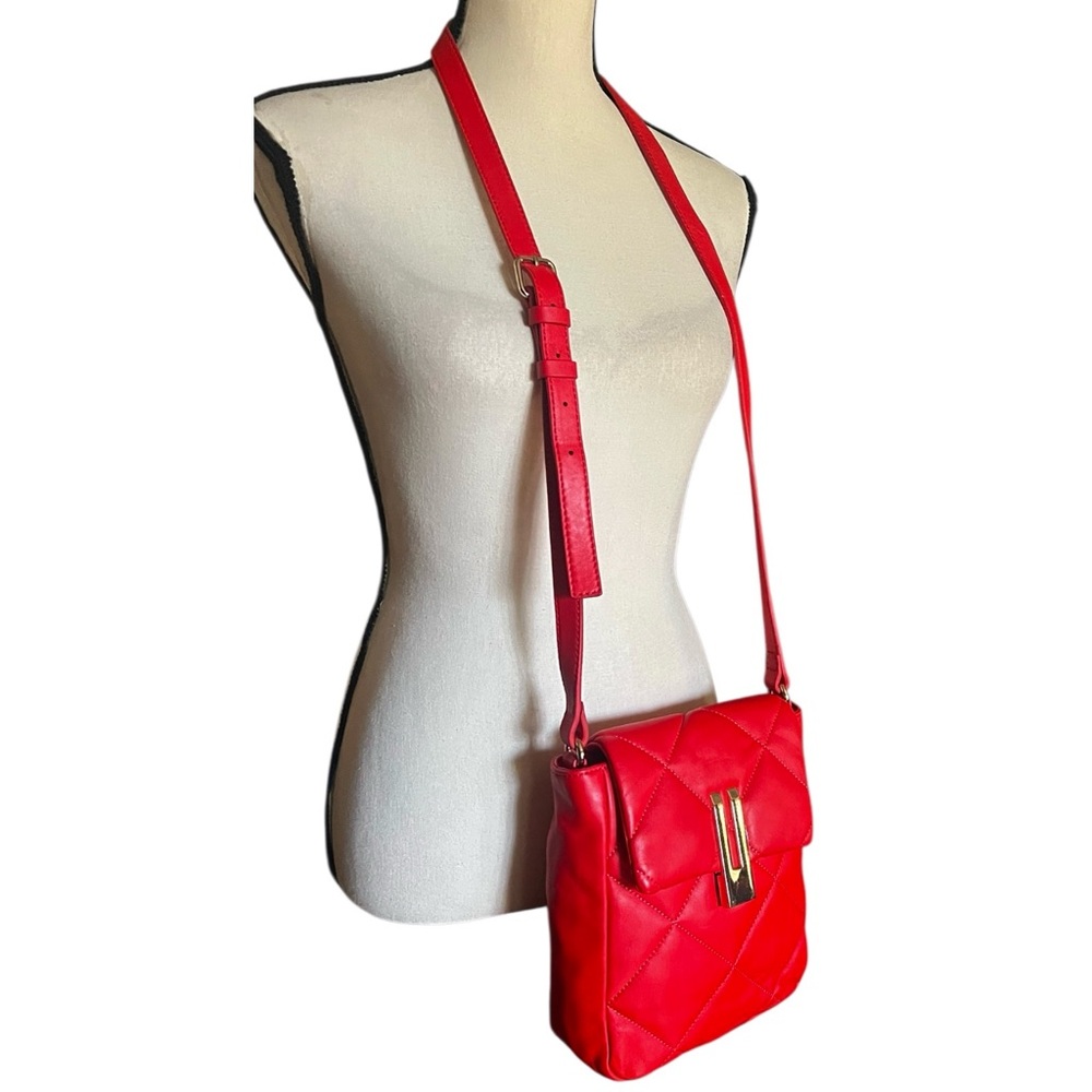 Vince Camuto Doty Red Quilted Leather Crossbody Handbag. - Picture 3 of 9